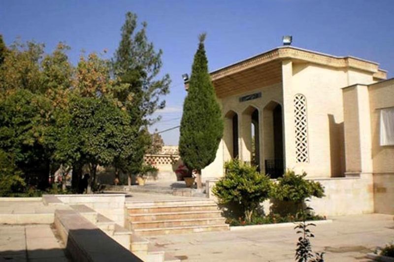 آرامگاه سیبویه