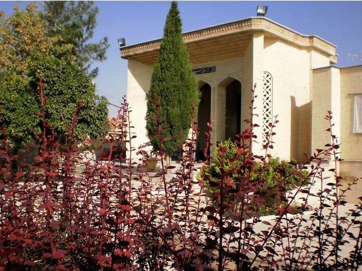 آرامگاه سیبویه