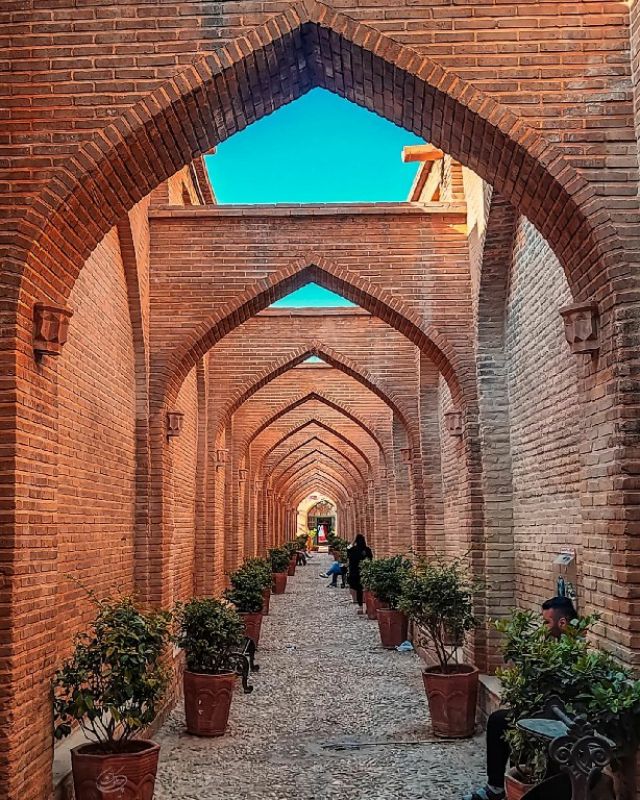 بازار وکیل