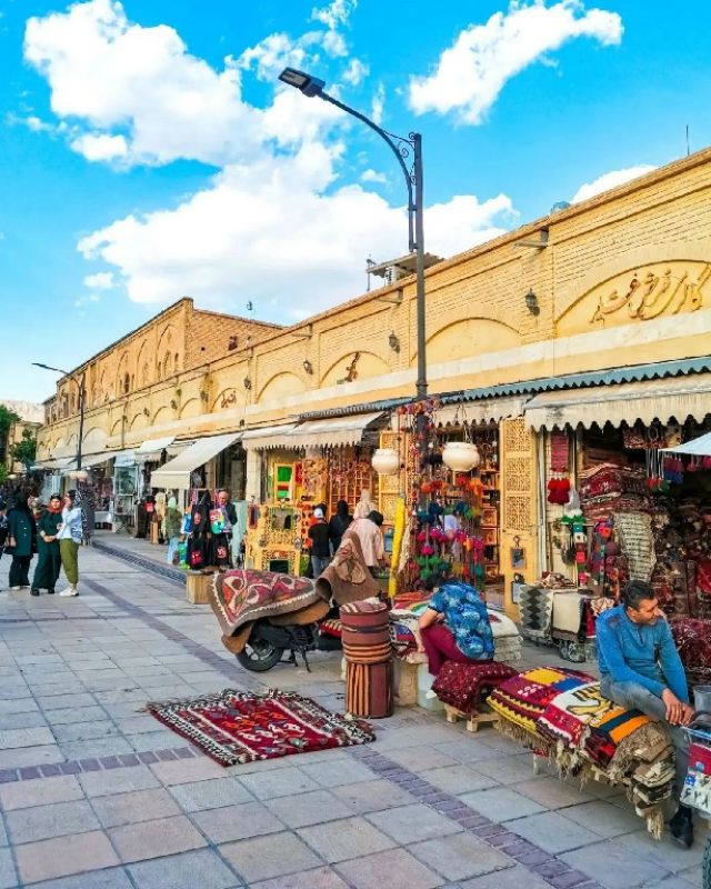 بازار وکیل
